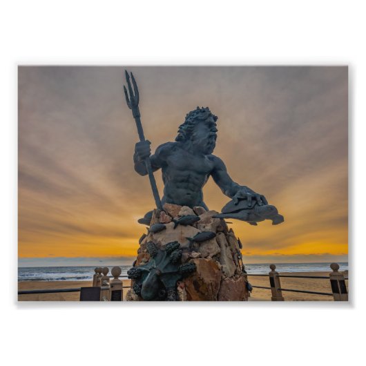 King Neptune Virginia Beach bei Sunrise Foto Print (Vorne)
