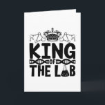 King of the Labrador Tech Science Laboratory Techn Karte<br><div class="desc">Dieses komische Labortechnikerdesign für Damen und Herren, die ihre Labor- und Chemiearbeit Liebe leisten. Zeigen Sie, dass Sie ein stolzer Labrador-Tech sind. Auf dem Labormotiv ist der Zitat König des Labradors.</div>