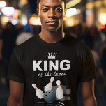 King of the Lanes Bowling Button T-Shirt<br><div class="desc">Niedlicher T - Shirt der Bowling-Gasse mit einer Könige-Krone,  einige Bowling-Buttone und Ball,  und das Sprichwort "König der Gassen".</div>