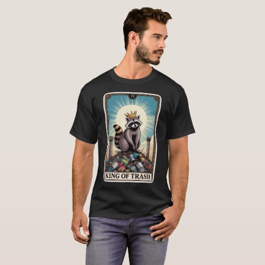 King of Trash Racoon Card T-Shirt (Vorne ganz)