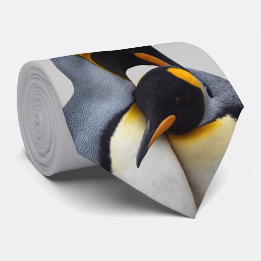 King Pinguine in Liebe Krawatte (Light Gray) (Gerollt)