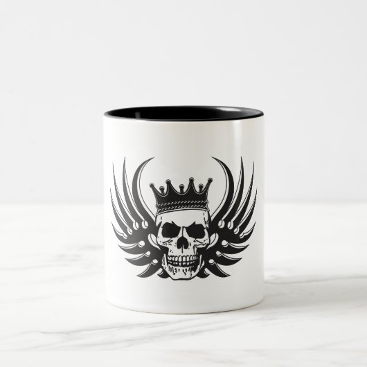 King Skull mit Flügeln Zweifarbige Tasse (Mittel)