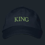 KING Text anpassbar für jeden Street Style Bestickte Baseballkappe<br><div class="desc">Die individuell bedruckte,  einstellbare Cap des KKING-Textes ist für diejenigen konzipiert,  die gewollt sind,  sich zu überzeugen. Mit seinem eleganten Marineschatten und bestickten "KING"-Schriftzeichen verleiht dieser Hut Ihrem Outfit eine selbstbewusste Touch. Das verstellbare Gurtband bietet höchsten Komfort und eine individuelle Passform.</div>