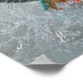 Kingfisher Dive - Lebhafte Vogeljagd im klaren Wal Poster (Ecke)