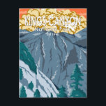 Kings Canyon Nationalpark Sunset Vintag Postkarte<br><div class="desc">Kings Canyon Vektorgrafik Design. Der Park ist bekannt für seine riesigen Sequoia-Bäume,  insbesondere den gigantischen Grant-Baum in Grant Grove.</div>