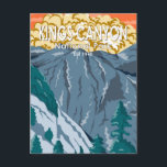 Kings Canyon Nationalpark Sunset Vintag Postkarte<br><div class="desc">Kings Canyon Vektorgrafik Design. Der Park ist bekannt für seine riesigen Sequoia-Bäume,  insbesondere den gigantischen Grant-Baum in Grant Grove.</div>