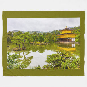 Kinkaku-ji oder Goldener Pavillon und Teich, Kyoto Fleecedecke