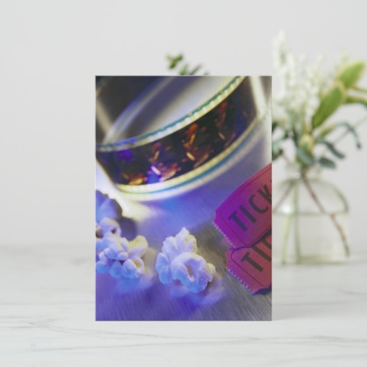 Kinofilm, Popcorn und Tickets Einladung (Stehend Vorderseite)