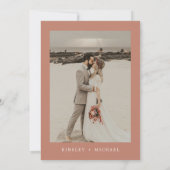 KINSLEY Boho Terracotta Wir tippen die Knotentzünd Einladung (Rückseite)