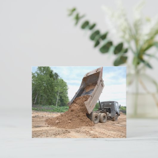 Kipper, der Schmutz entlädt Postkarte (Stehend Vorderseite)