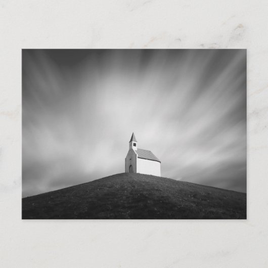 Kirche auf einem Hügel in Schwarz-Weiß Postkarte (Vorderseite)