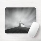 Kirche auf einem Hügel in Schwarzweiss Mousepad (Mit Mouse)
