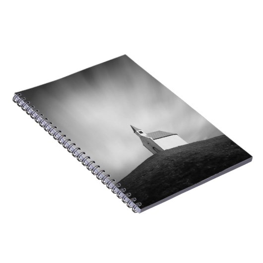 Kirche auf einem Hügel in Schwarzweiss Notizblock (Rechte Seite)