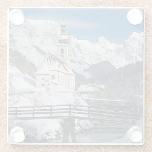 Kirche im Schnee mit den Alpen Glasuntersetzer (Rückseite)