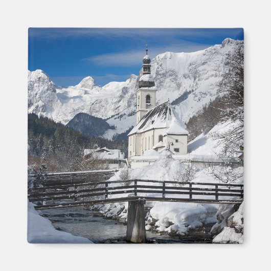 Kirche im Schnee mit den Alpen Magnet (Vorne)