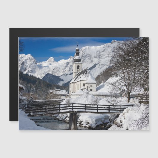 Kirche im Schnee mit den Alpen Magneteinladung (Vorne/Hinten)