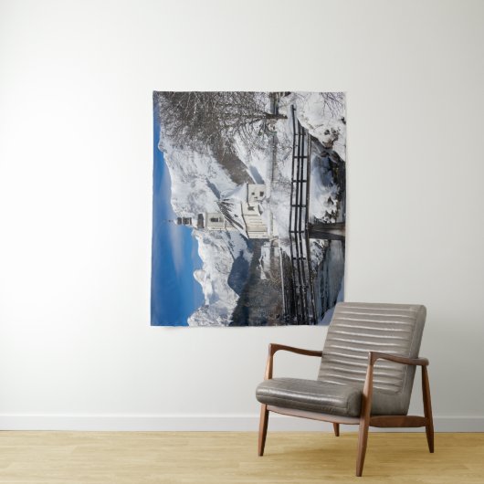 Kirche im Schnee mit den Alpen Wandteppich (Beispiel)