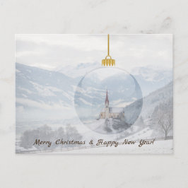 Kirche im Winter in einem Glaskugel Weihnachtskart Feiertagspostkarte