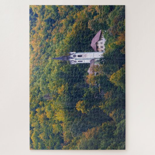 Kirche in einem Regenwald in Slowenien Puzzle (Vertikal)