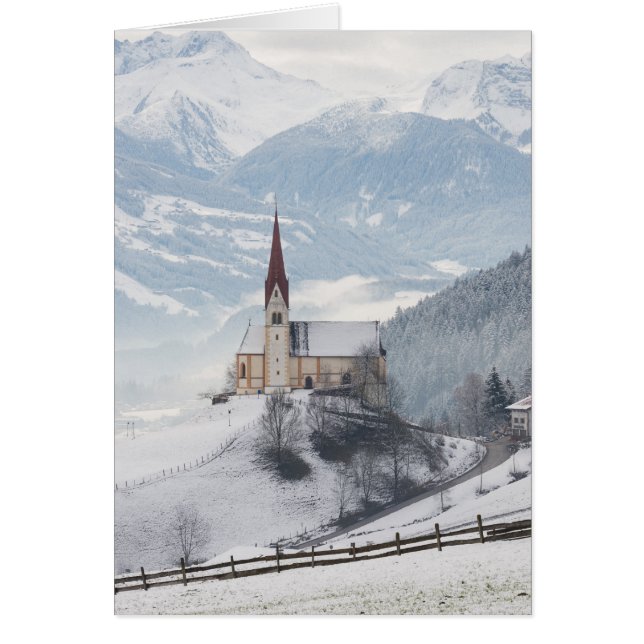 Kirche in einer alpinen Winterlandschaft (Vorne)