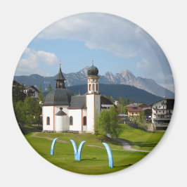 Kirche in Seefeld, Österreich, Rundmagnet Magnet