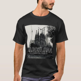 Kirche La sagrada familia in Barcelona T-Shirt