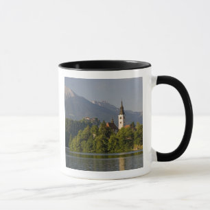 Kirche Mariä Himmelfahrt auf einer Insel im See Tasse