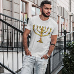 Kirche Menorah T-Shirt<br><div class="desc">Einführung unserer atemberaubenden Grafik einer Kirche menorah! Dieses wunderschöne Design vereint Tradition und Spiritualität und macht es zu einer wunderbaren Ergänzung zu jedem Zazzle-Produkt. Mit seiner eleganten Silhouette einer Menorah mit kirchlich inspiriert Hintergrund verbindet dieses grafische Design perfekt zwei wichtige Glaubensrichtungen. Die komplizierten Details und die fachkundige Handwerkskunst dieses Designs...</div>