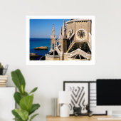 Kirche mit Blick auf den Ozean Poster (Heimbüro)