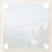 Kirche mit den Alpen bei Sonnenuntergang Glasuntersetzer (Rückseite)
