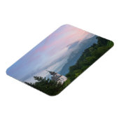 Kirche mit den Alpen Berge bei Sonnenuntergang Magnet (Linke Seite)