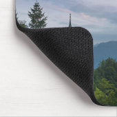 Kirche mit den Alpen Berge bei Sonnenuntergang Mousepad (Ecke)