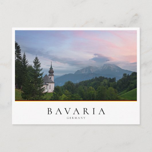 Kirche mit den Alpen Berge bei Sonnenuntergang Postkarte (Vorderseite)