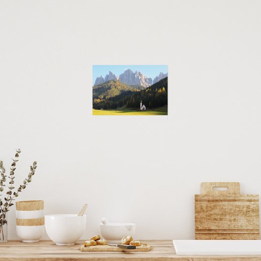 Kirche mit Dolomiten Berghang Poster (Küche)