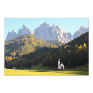Kirche mit Dolomiten Foto