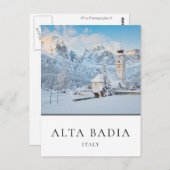 Kirche mit Dolomiten im Winter in Alta Badia Postkarte (Vorne/Hinten)