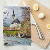 Kirche und Bäume mit individualisiertem Text Geschirrtuch (Viertel Falte)