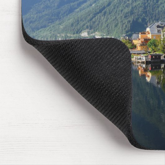Kirche und Dorf Hallstatt, Österreich mit Alpen Mousepad (Ecke)