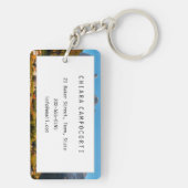 Kirche und Dorf mit Berglandschaft Schlüsselanhänger (Rückseite)