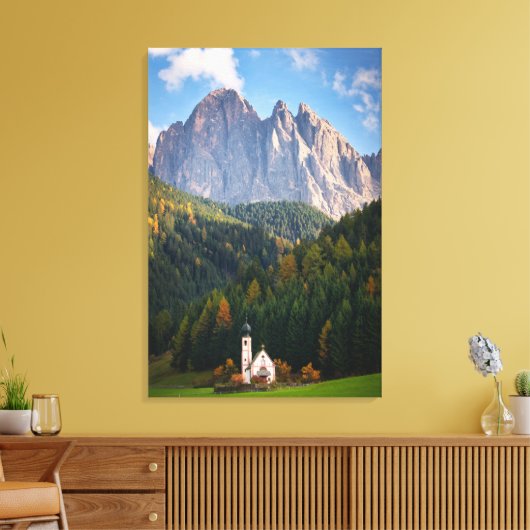 Kirche vor den Dolomiten in Italien Leinwanddruck (Insitu (Wohnzimmer))