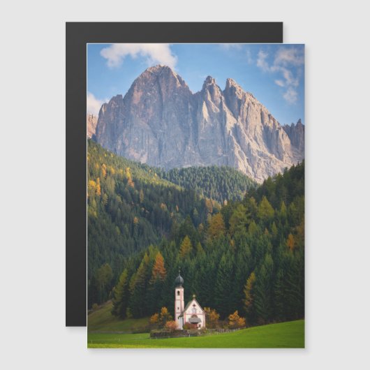 Kirche vor den Dolomiten in Italien Magneteinladung (Vorne/Hinten)