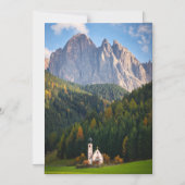 Kirche vor den Dolomiten in Italien Magneteinladung (Vorderseite)