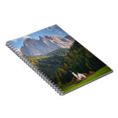 Kirche vor den Dolomiten in Italien Notizblock (Rechte Seite)