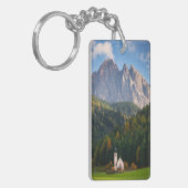Kirche vor den Dolomiten in Italien Schlüsselanhänger (Vorderseite links)