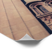 Kirchenarchitektur vor dunklem Hintergrund Poster (Ecke)
