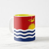 Kiribati-Flagge Zweifarbige Tasse (Vorderseite Links)