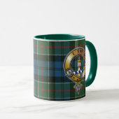 Kirkpatrick Tartan & Abzeichen Tasse (VorderseiteRechts)