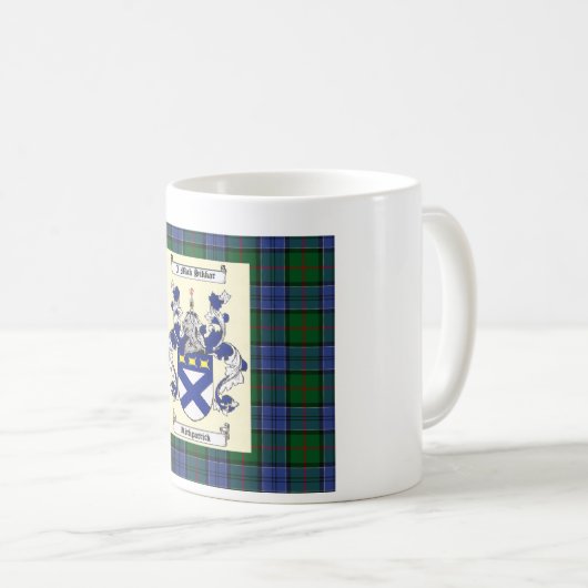 Kirkpatrick Wappen auf Colquhoun Blau Tartan Kaffeetasse (VorderseiteRechts)