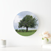 Kirschbaum im Sommer Große Wanduhr (Zuhause)