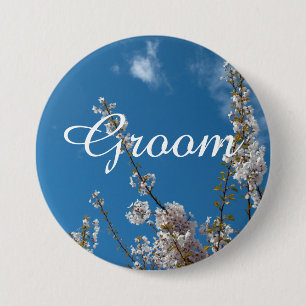 Kirschblüte bei blauem Himmel Bräutigam Hochzeitsk Button